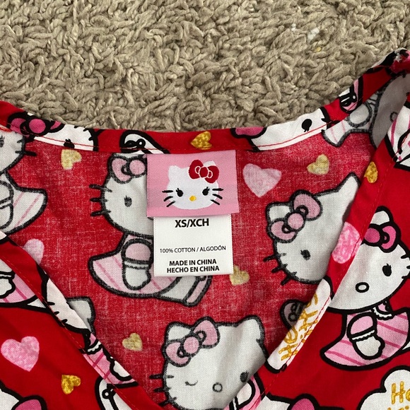 Hello kitty scrub top - Picture 2 of 4